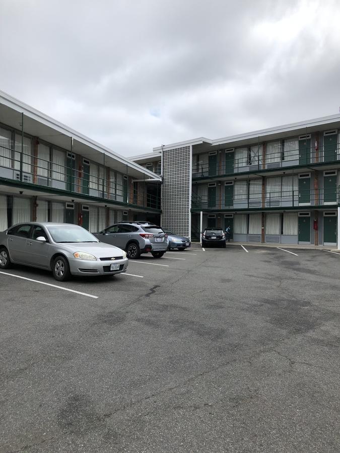 Highlander Motor Inn Arlington Exterior photo